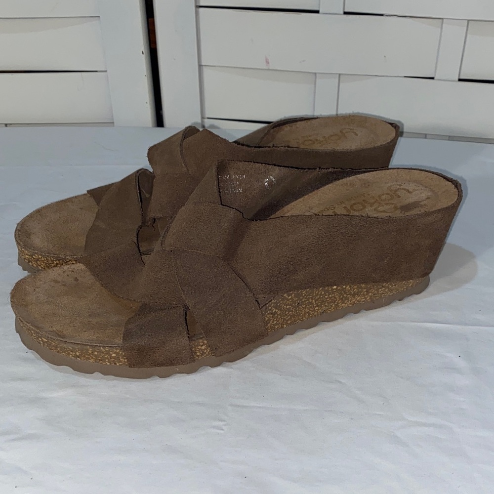 Yokono Brown Suede Wedge Sandals Size 9